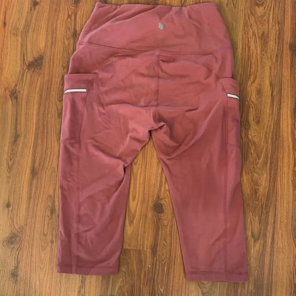 Ododos mauve pink capris athletic pants fitness pants Size M w zipper, and slip